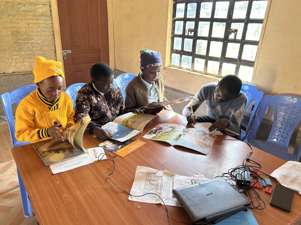 Bariki Community Center Kids-Reading-3
